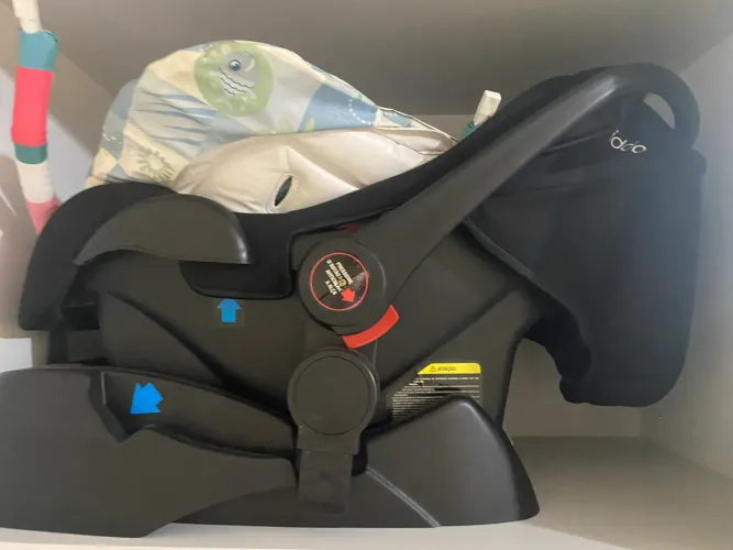 Carrinho de bebê +bebê conforto