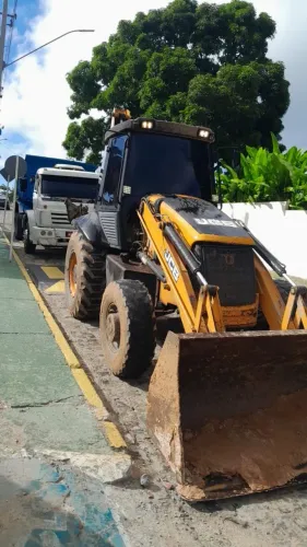 Vendo Retroescavadeira 4x4 Jcb 3c 2013