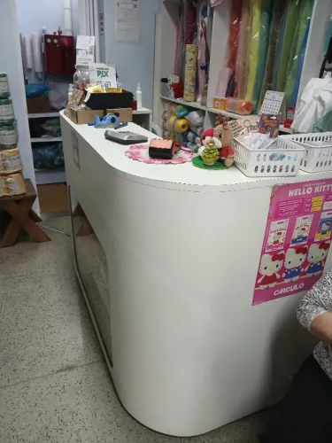 Balcão para loja semi novo Branco