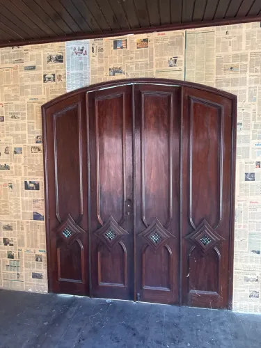 Portas madeira pau d?arco demolição 2,10 x 1,70