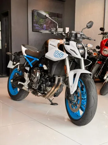 SUZUKI - GSX 8 s