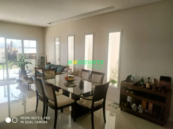 Casa à venda em condomínio fechado com 3 suítes no bairro Urbanova, São José dos Campos, S