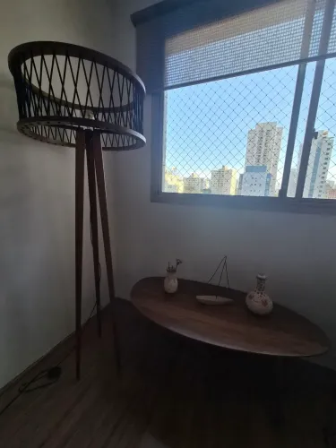 Luminária de pé