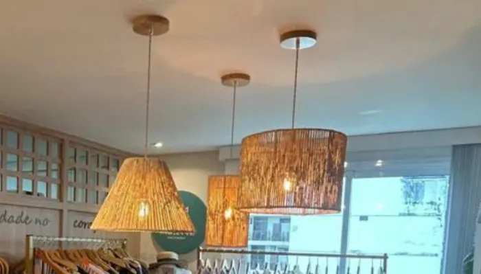 kit Lustres em palha medias diferente fazendo linda composição