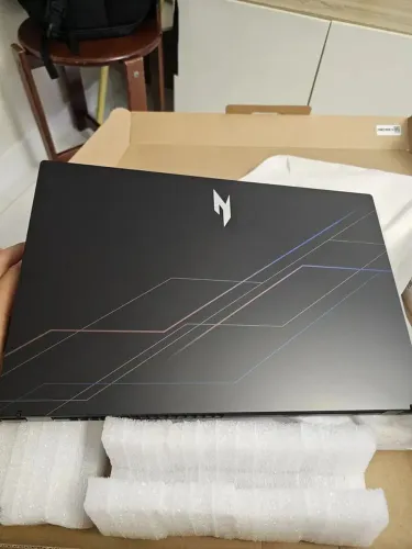 Notebook Nitro V15 Novo lançamento Tela 165Hz e teclado LED vermelho