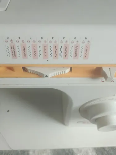 Máquina de costura Elétrica