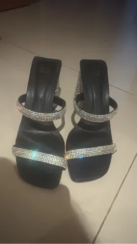Sandália Santa Lolla tamanho 35 