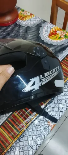 Capacete pro Tork liberty 4 nem uma semana de uso