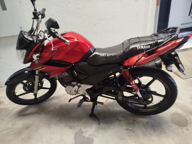 Fazer 150 2014 quitada toda em dia.  R$9.500