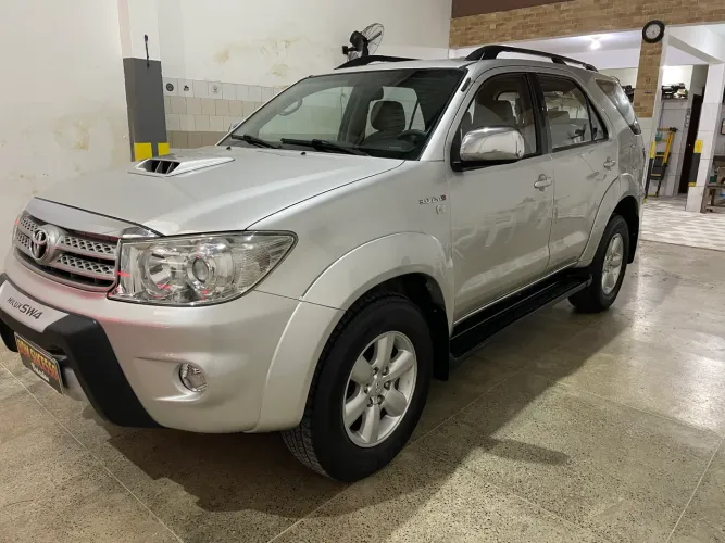 Toyota Hilux SW4 SRV D4-d 4X4 3.0 TDI Dies. AUT 2009