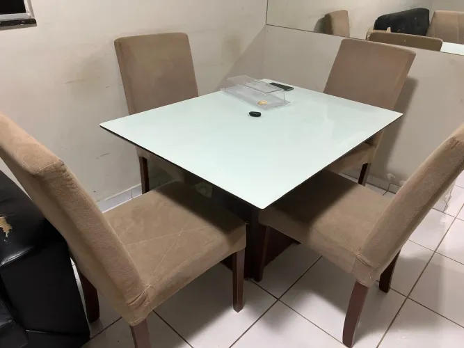 Vendo mesa usada mais em perfeito estado de conservação