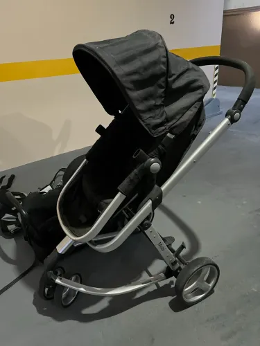 Carrinho de bebê + bebê conforto 
