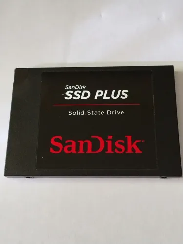 SSD SanDisk 240G.