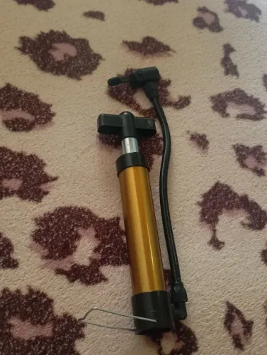 Mini bomba de encher pneu pequena 