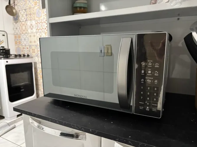 Vende-se - Micro-ondas Mondial 21L Espelhado ? 2 meses de uso