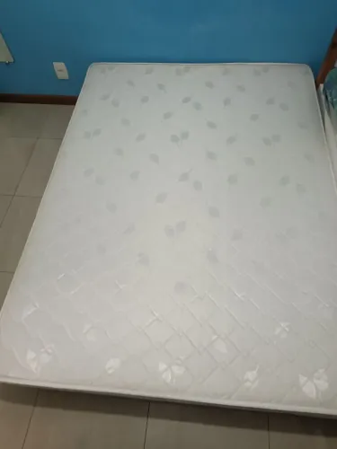 Colchão e cama Box Castor