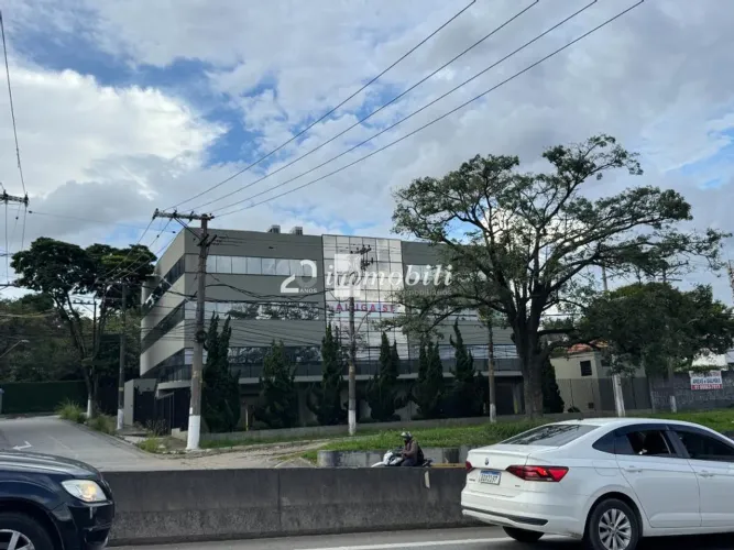 Prédio para alugar em Cotia, Granja Viana, com 2200 m²