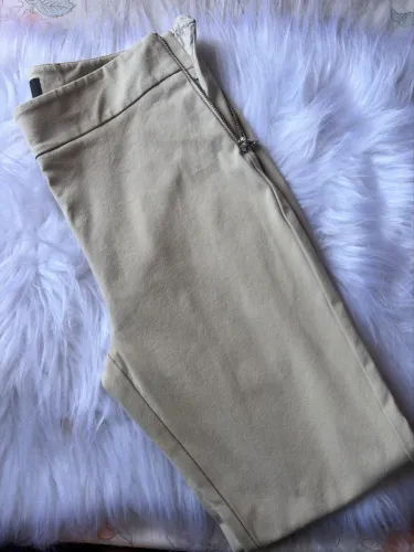 Vende-se calça bege social