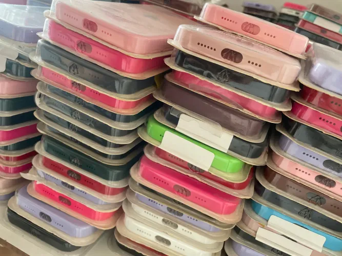 50 capas de iPhone case