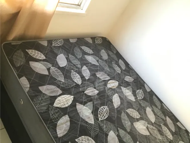 Cama e suporte da cama 