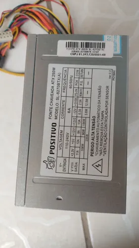 Fonte de energia positivo