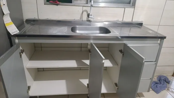 Balcão de cozinha com armário 