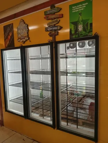 Câmara FriaW/ Walk-in Cooler Expositor Cervejeiro 3 Portas de Vidro LED+ Motor Danfoss 2.5