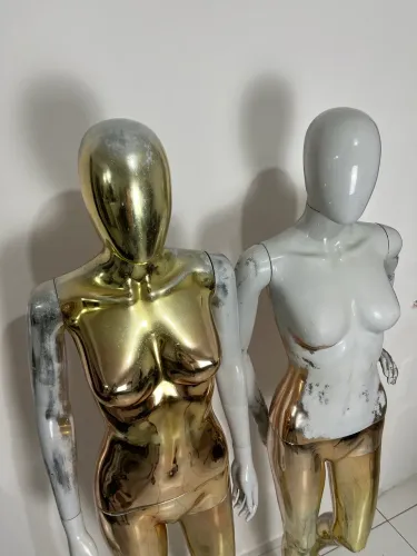 DUPLA DE MANEQUINS (PRECISA REFORMAR)