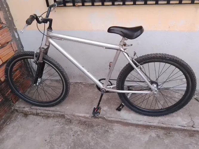Bicicleta de alumínio aro 26 toda revisada