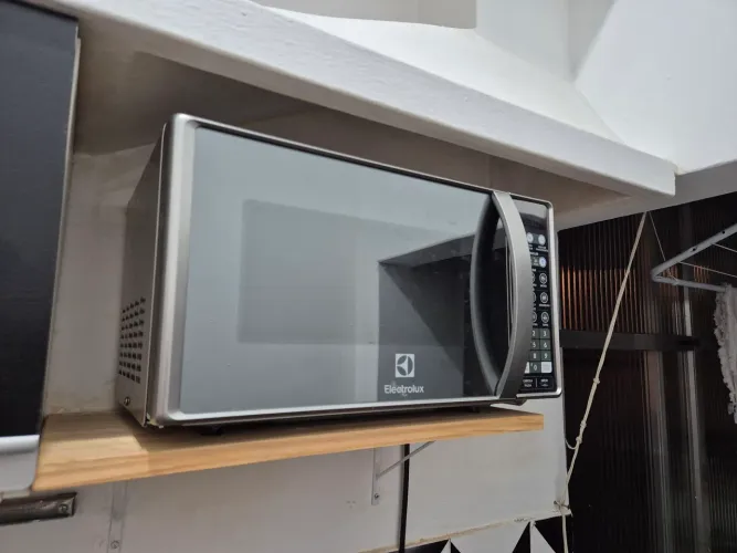 Micro-ondas 20L Prata Tira Odor Electrolux (MT30S) 127V