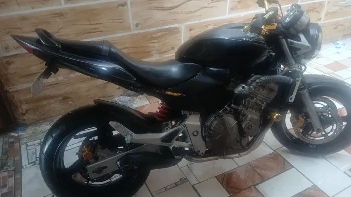 Hornet toda boa, faço bolo.