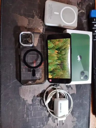 iPhone 13 Verde (128 GB) + Kit MagSafe Completo