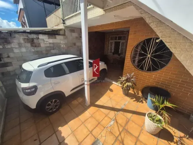 Apartamento Tipo Casa com 2 Quartos e Garagem no Térreo!