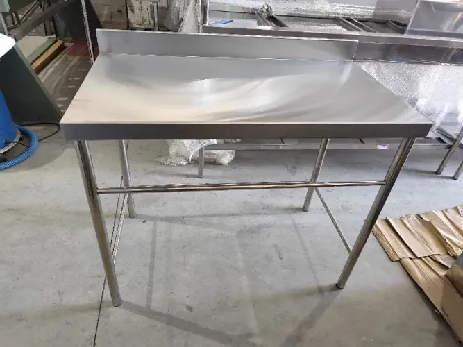 Bancada Inox 1,80x0,70x0,90m com Espelho Sanitário e Prateleira 