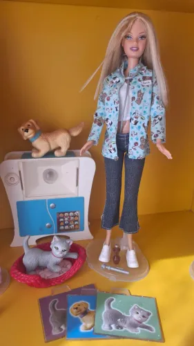 BONECA BARBIE VETERINÁRIA PET DOCTOR 2004