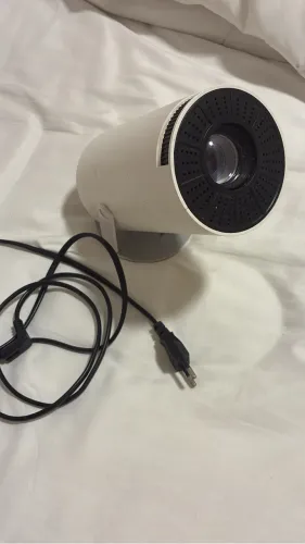 Projetor com entrada HDMI e Wi-Fi
