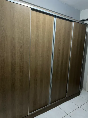 Vendo Guarda Roupa de Casal