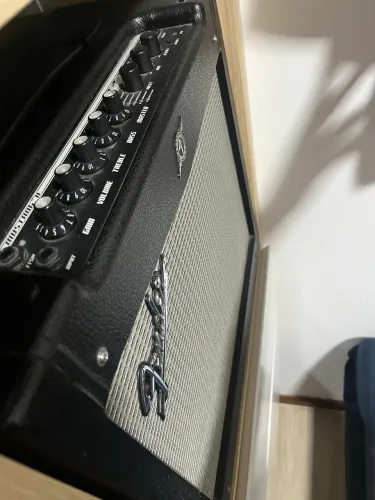 Amplificador Fender Mustang 2 V2