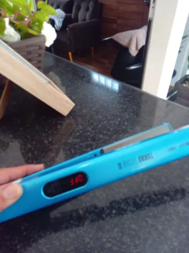 Vendo chapinha com poco tempo de uso profissional fucionando perfeitamente
