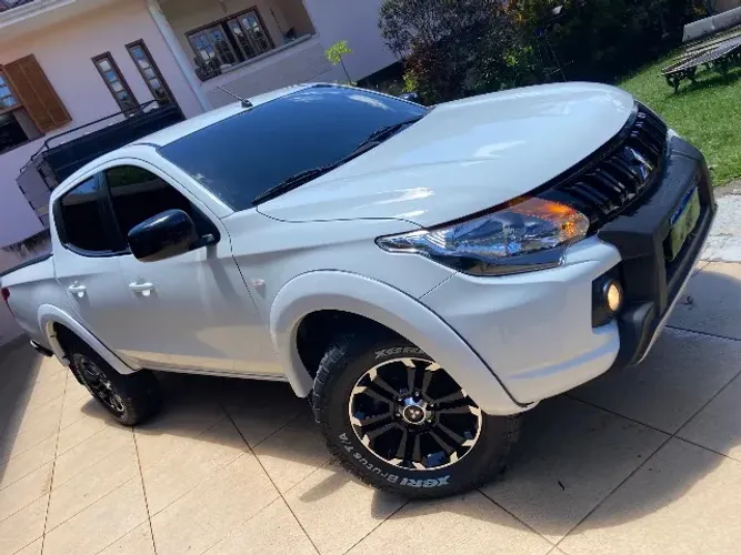 Mitsubishi L200 Tri. Outd. GLX 2.4 CD 4X4 Die. MEC 2022