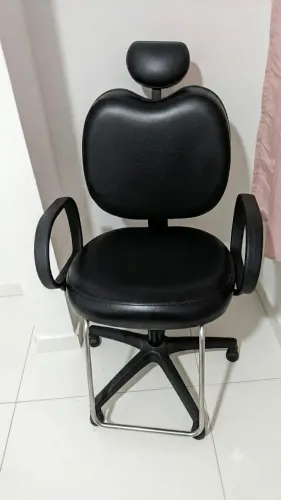 Cadeira de barbeiro semi-nova