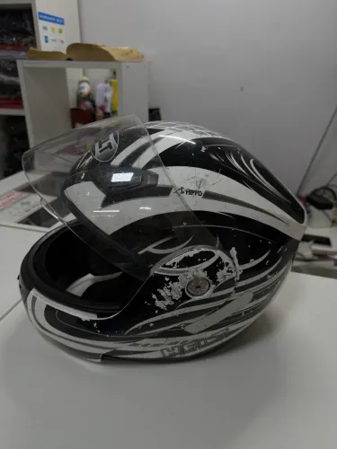 Capacete robocop