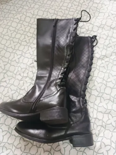 Bota 35 , praticamente nova !