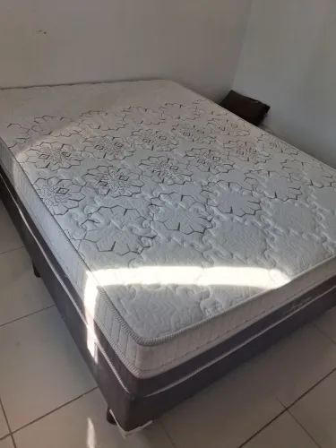 Cama box , fogão e geladeira