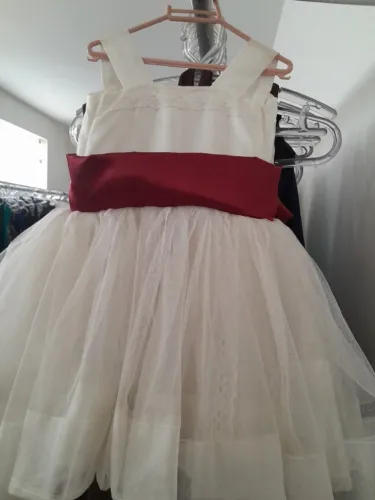 Vendo vários vestidos  de Dama