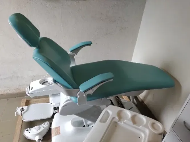 VENDO EQUIPO ODONTOLÓGICO + MESA AUXILIAR ODONTOLÓGICA