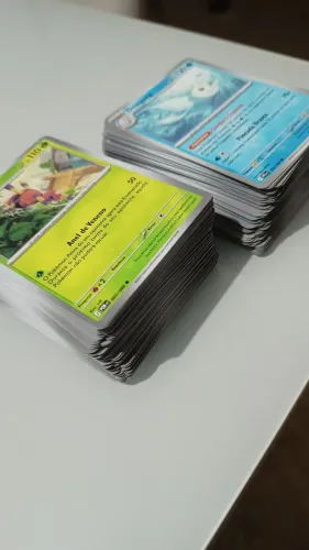 LOT 210 CARDS POKEMON TCG