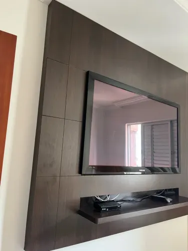 Vende-se TV com painel