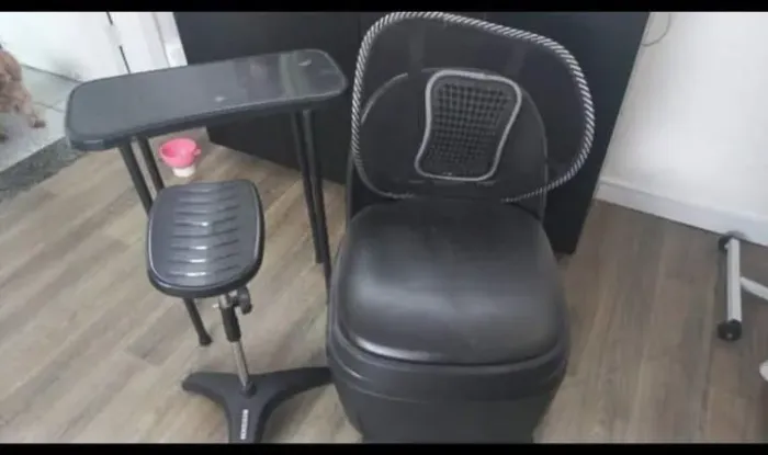 Conjunto cadeira ciranda para manicure, mesa e apoiador de pé para manicure/ pedicure