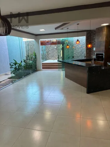 Casa à Venda no Jardim América, Anápolis: 5 Quartos, 390m², 3 Suítes